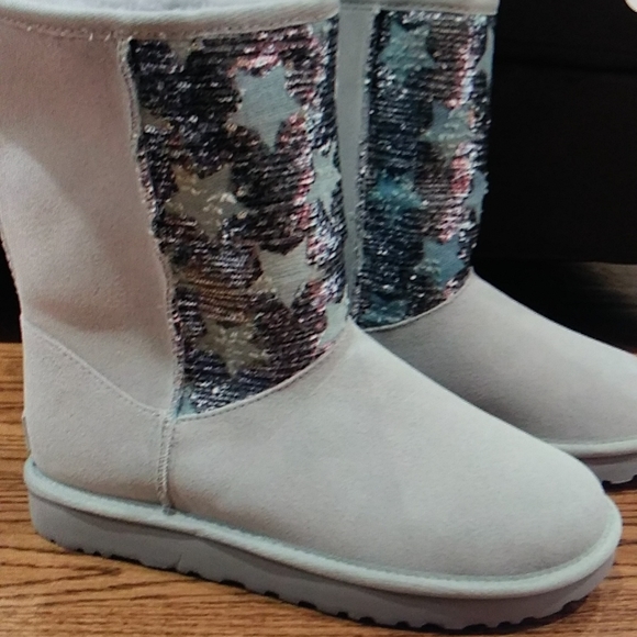 UGG Sequin Star Boot NWT - Picture 6 of 9